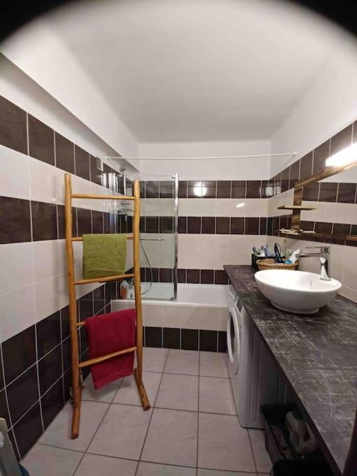 Grand T2 Esprit Loft Coeur De Ville 塞特港 外观 照片